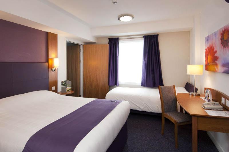 Premier Inn Leeds City Centre Bagian luar foto